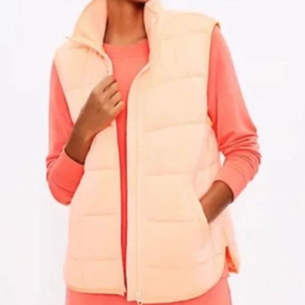 NWT Lou & Grey Signature Soft Orange Quilted Vest Size S Full Zip Insulate